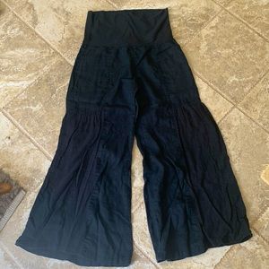 This a air of Mind Set by XCVI black wide-legged Boho Pants M